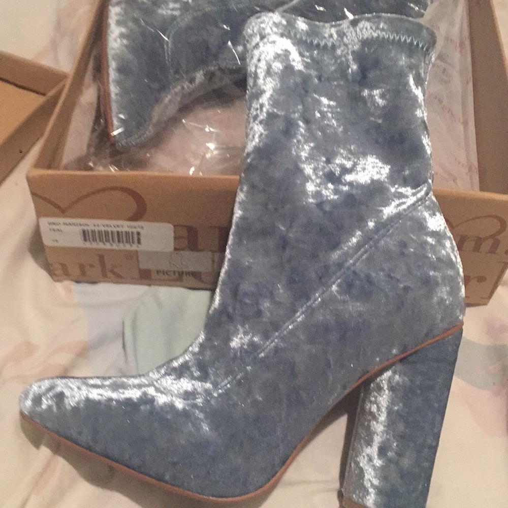 Shoes - Picture 3 of 4